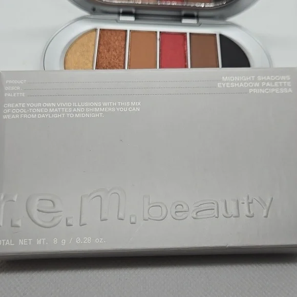 R.E.M. Beauty Glam Eyeshadow Palette - Picture 3 of 3